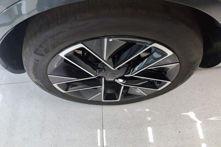 Used Avatr 11 2025 Year Updated Max Extended-Range Version Right Rear Wheel Hub