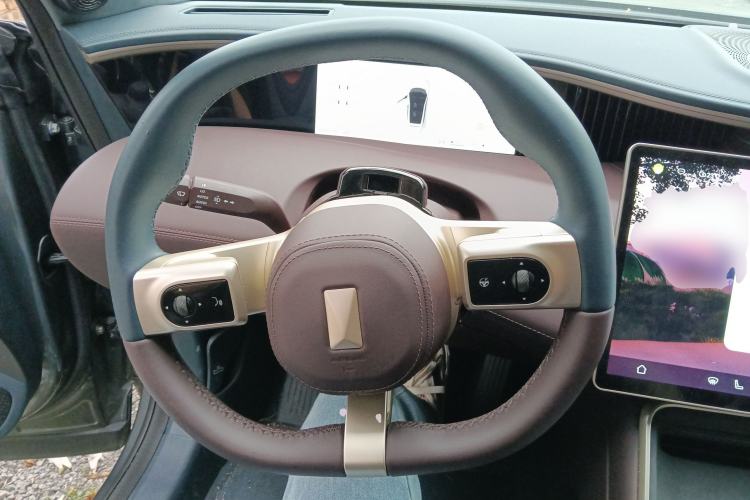 Used Avatr 11 2025 Year Updated Max Extended-Range Version Steering Wheel