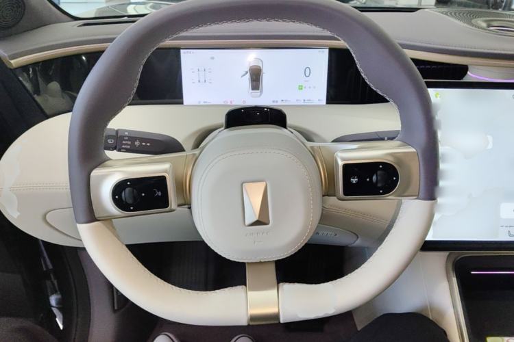 Used Avatr 11 2025 Year Updated Max Extended-Range Version Steering Wheel