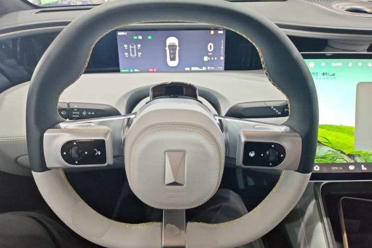 Used Avatr 11 2025 Year Updated Max Extended-Range Version Steering Wheel