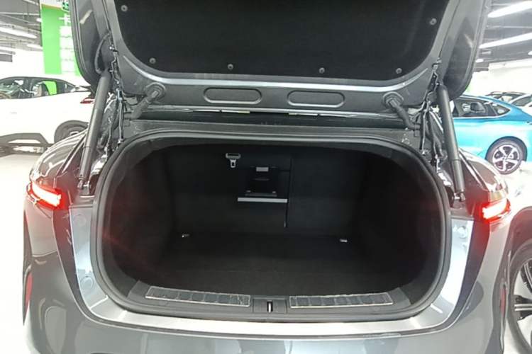 Used Avatr 11 2025 Max All-Electric Four-Wheel Drive Trunk