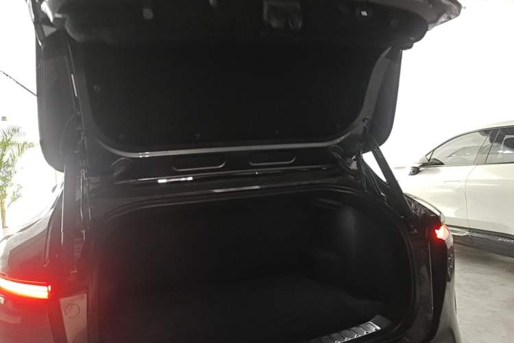 Used Avatr 11 2025 Year Updated Max Extended-Range Version Trunk