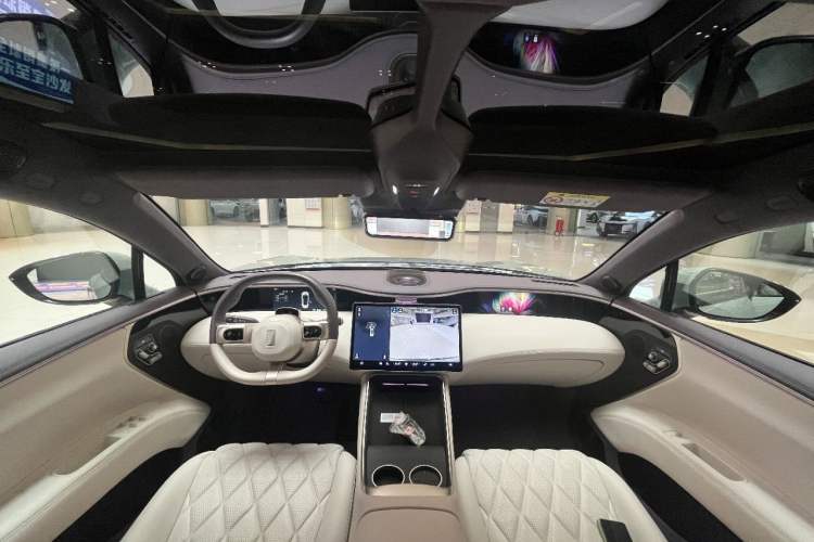 Used Avatr 11 2025 Ultra Extended-Range Edition Interior 1