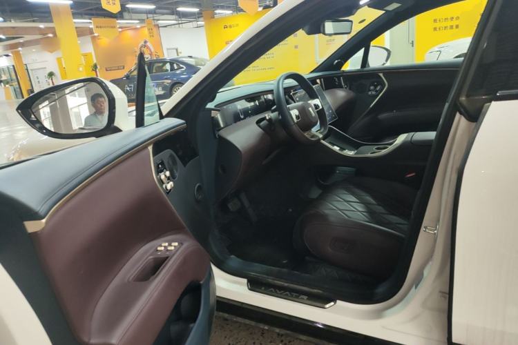 Used Avatr 11 2025 Ultra Extended-Range Edition Driver Seat