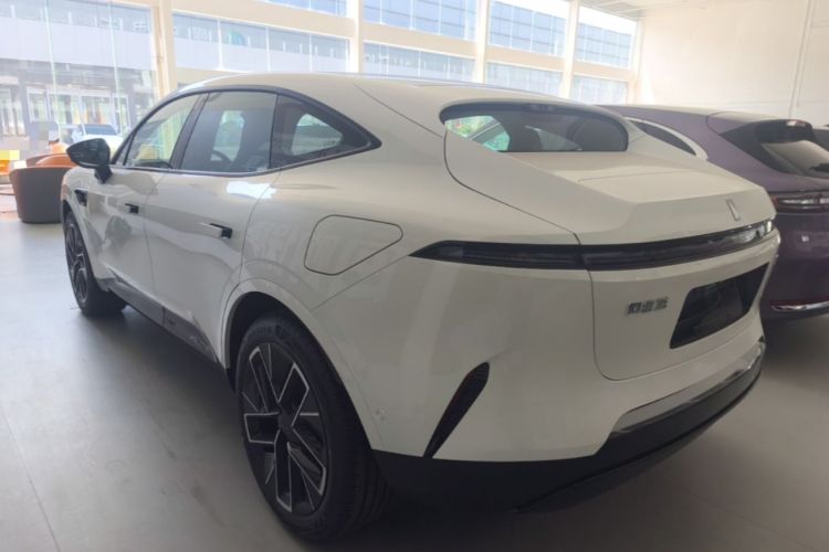 Used Avatr 11 2025 Ultra Extended-Range Edition Exterior 2