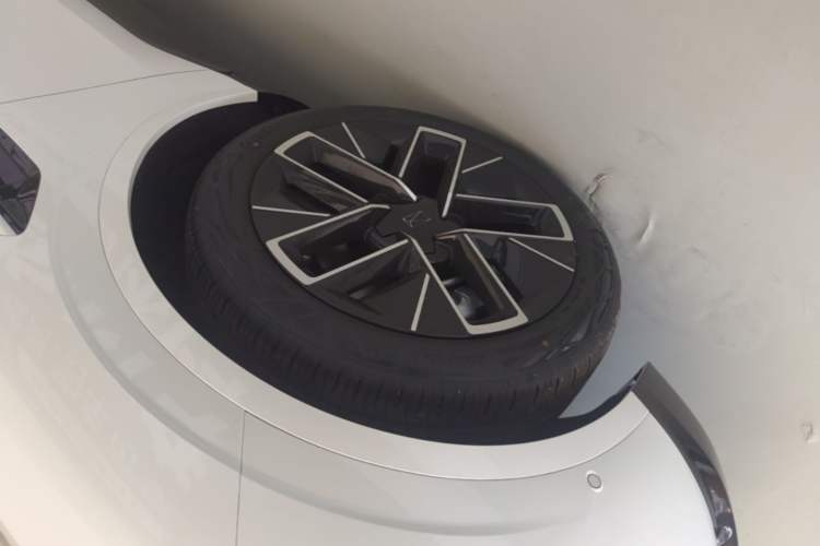 Used Avatr 11 2025 Ultra Extended-Range Edition Exterior 4