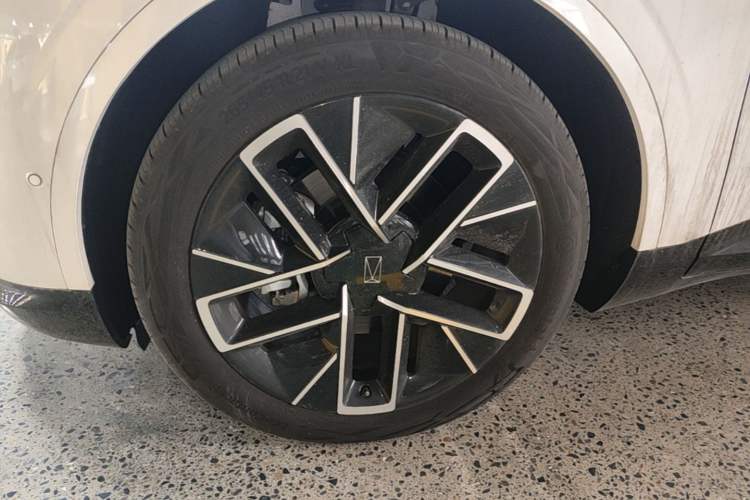 Used Avatr 11 2025 Ultra Extended-Range Edition Exterior 4