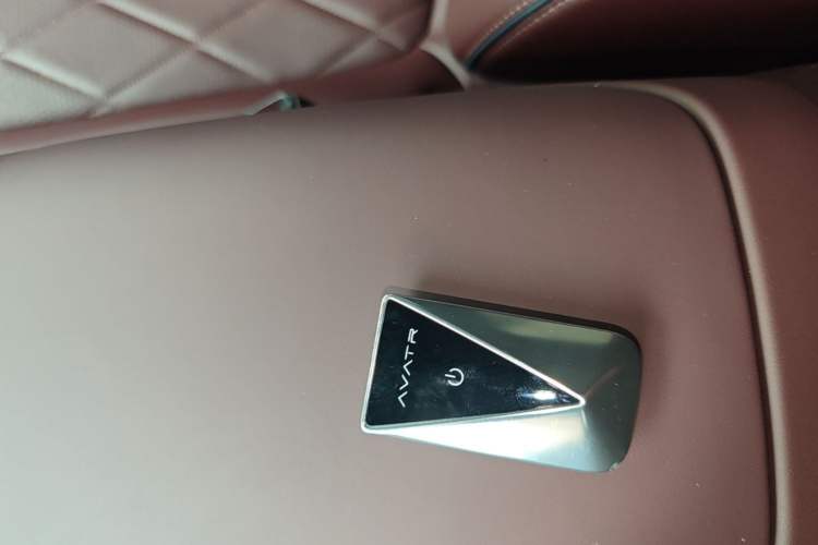 Used Avatr 11 2025 Year Updated Max Extended-Range Version Interior 1