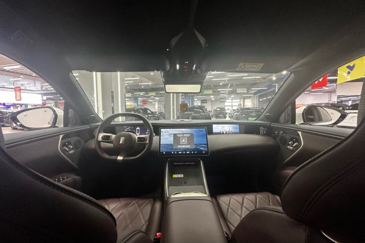 Used Avatr 11 2025 Year Updated Max Extended-Range Version Interior 4