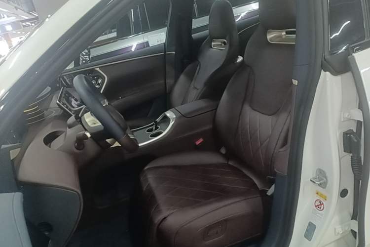Used Avatr 11 2025 Year Updated Max Extended-Range Version Left Front Seat