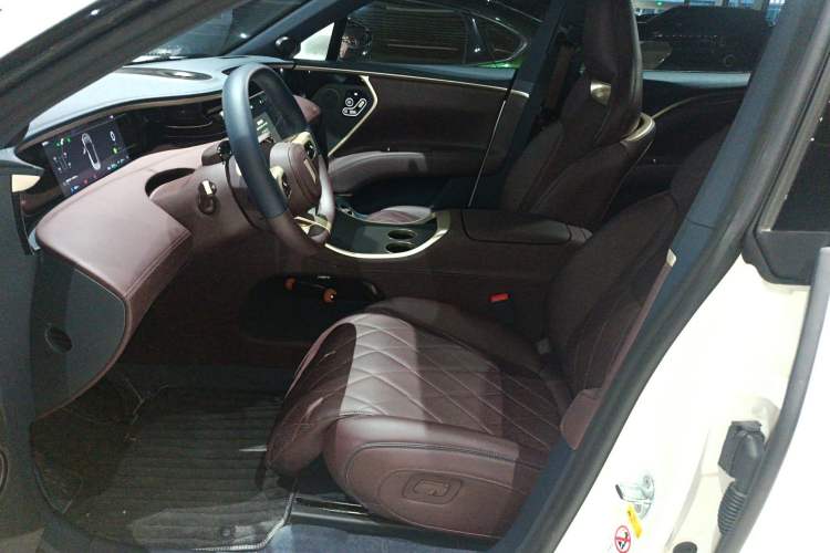 Used Avatr 11 2025 Year Updated Max Extended-Range Version Left Front Seat