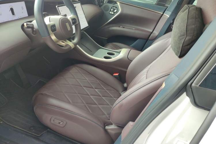 Used Avatr 11 2025 Ultra Extended-Range Edition Left Front Seat