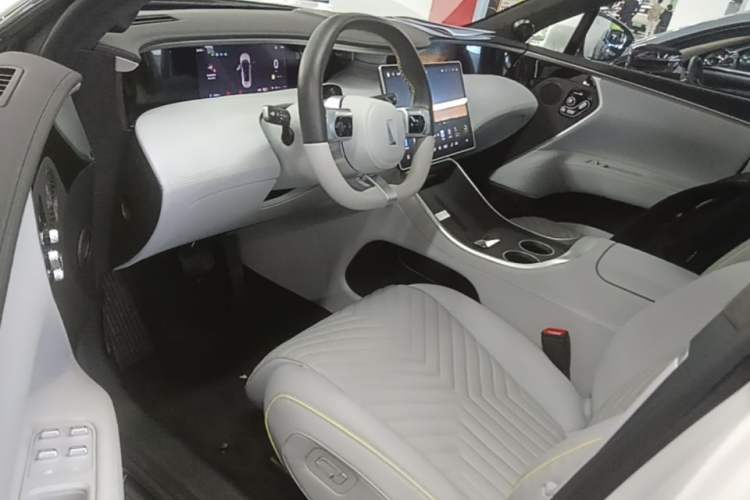 Used Avatr 11 2025 Year Updated Max Extended-Range Version Left Front Seat