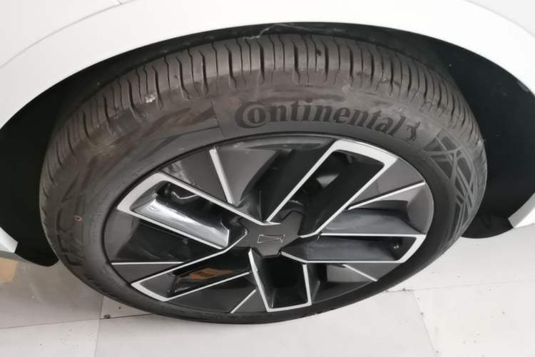 Used Avatr 11 2025 Year Updated Max Extended-Range Version Left Front Wheel Hub