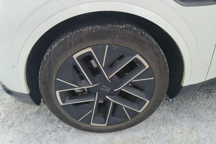 Used Avatr 11 2025 Year Updated Max Extended-Range Version Left Front Wheel Hub