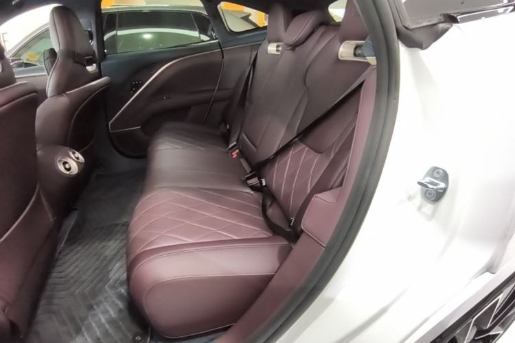 Used Avatr 11 2025 Year Updated Max Extended-Range Version Left Rear Seat