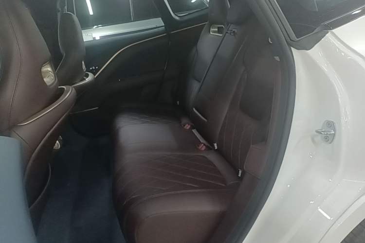 Used Avatr 11 2025 Year Updated Max Extended-Range Version Left Rear Seat