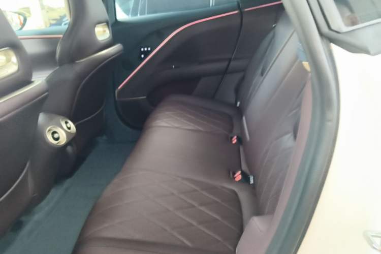 Used Avatr 11 2025 Year Updated Max Extended-Range Version Left Rear Seat