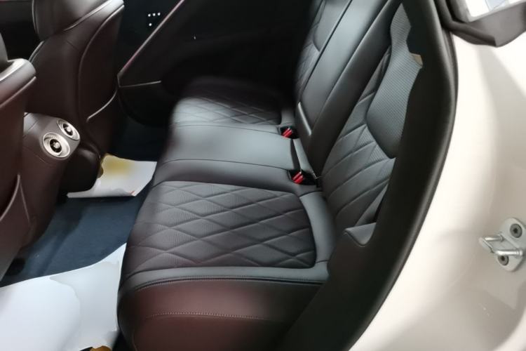 Used Avatr 11 2025 Year Updated Max Extended-Range Version Left Rear Seat