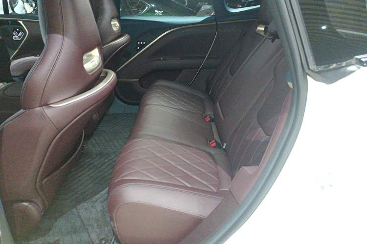 Used Avatr 11 2025 Year Updated Max Extended-Range Version Left Rear Seat