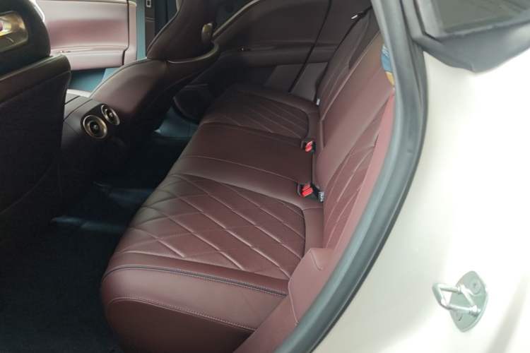 Used Avatr 11 2025 Year Updated Max Extended-Range Version Left Rear Seat