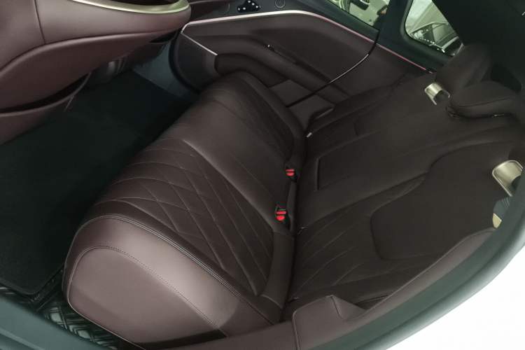 Used Avatr 11 2025 Year Updated Max Extended-Range Version Left Rear Seat