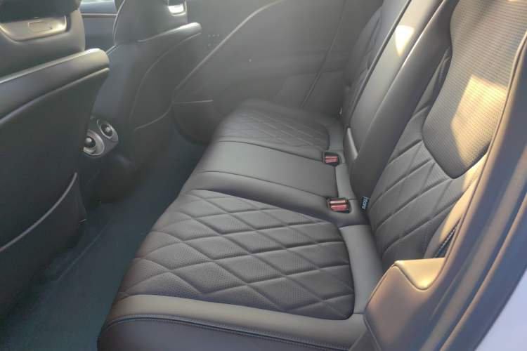 Used Avatr 11 2025 Max Pure Electric Edition Left Rear Seat