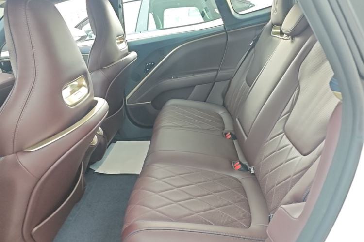 Used Avatr 11 2025 Year Updated Max Extended-Range Version Left Rear Seat