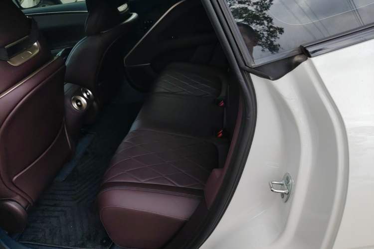 Used Avatr 11 2025 Year Updated Max Extended-Range Version Left Rear Seat