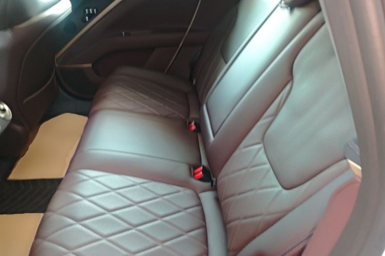 Used Avatr 11 2025 Year Updated Max Extended-Range Version Left Rear Seat