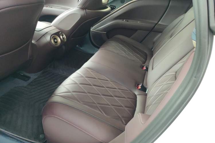 Used Avatr 11 2025 Ultra Extended-Range Edition Left Rear Seat