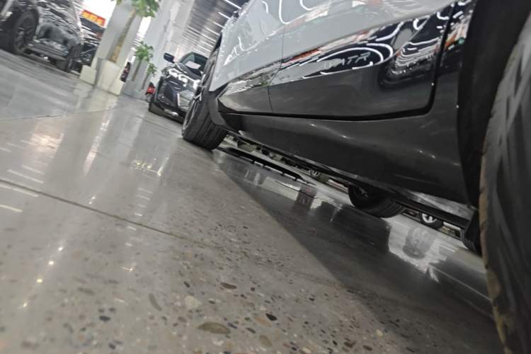 Used Avatr 11 2025 Ultra Extended-Range Edition Left Side Sill