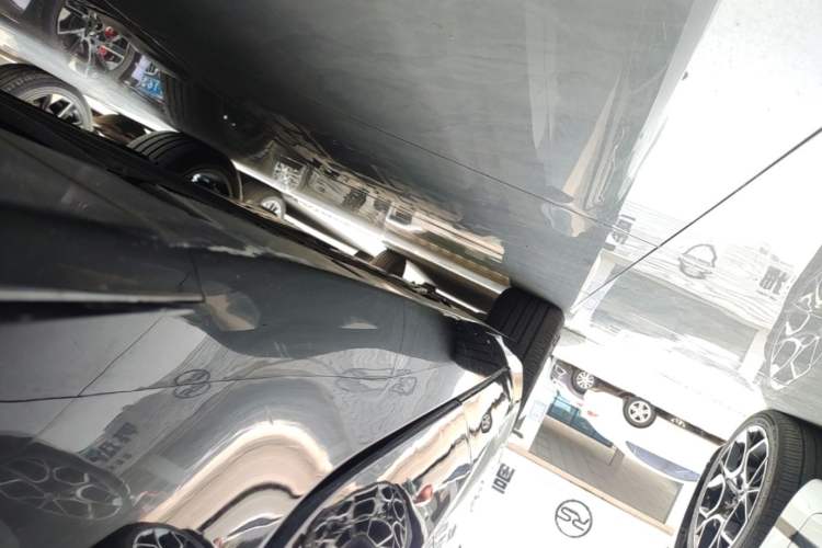 Used Avatr 11 2025 Ultra Extended-Range Edition Left Side Sill