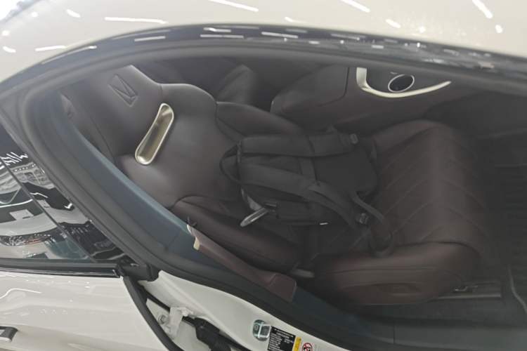 Used Avatr 11 2025 Ultra Extended-Range Edition Right Front Seat