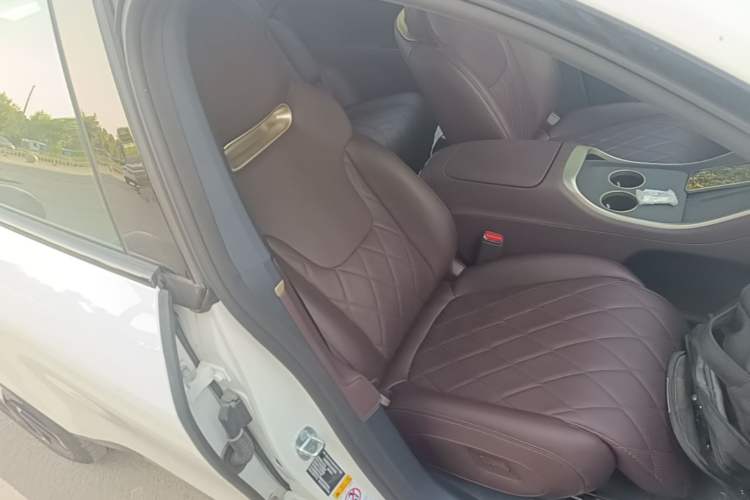 Used Avatr 11 2025 Max Pure Electric Edition Right Front Seat