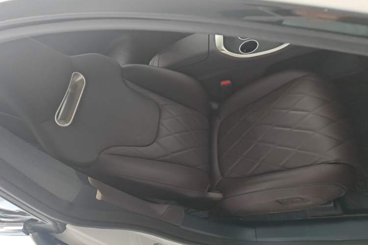 Used Avatr 11 2025 Ultra Extended-Range Edition Right Front Seat