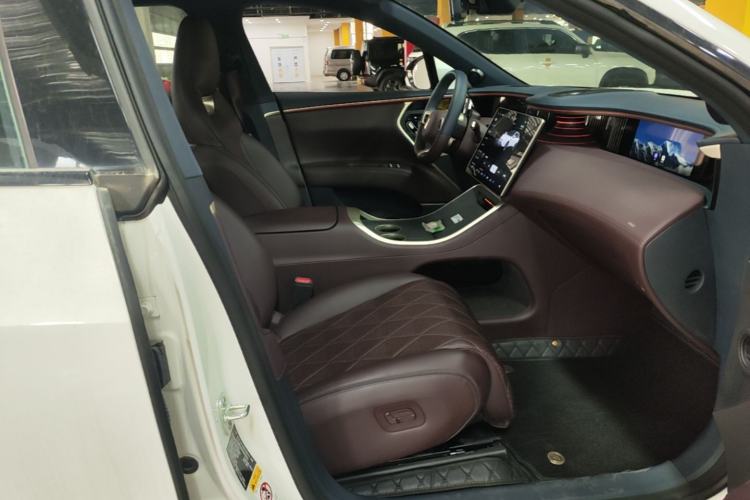 Used Avatr 11 2025 Ultra Extended-Range Edition Right Front Seat