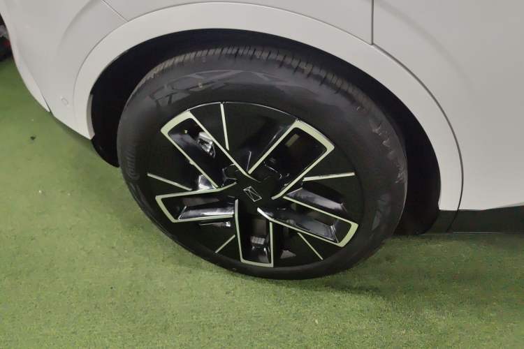 Used Avatr 11 2025 Max Pure Electric Edition Right Rear Wheel Hub