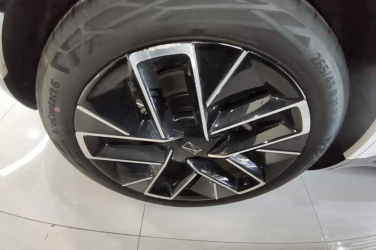 Used Avatr 11 2025 Year Updated Max Extended-Range Version Right Rear Wheel Hub