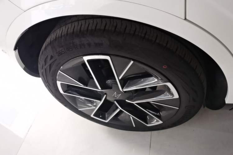 Used Avatr 11 2025 Year Updated Max Extended-Range Version Right Rear Wheel Hub