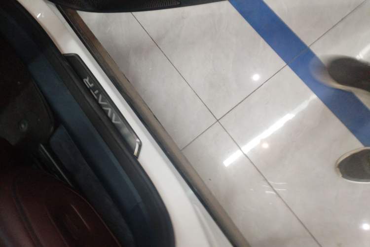 Used Avatr 11 2025 Ultra Extended-Range Edition Right Side Sill