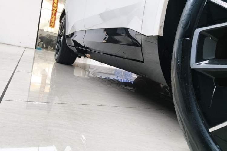 Used Avatr 11 2025 Year Updated Max Extended-Range Version Right Side Sill