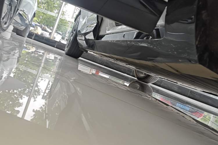 Used Avatr 11 2025 Ultra Extended-Range Edition Right Side Sill