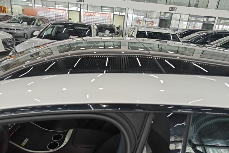 Used Avatr 11 2025 Ultra Extended-Range Edition Roof