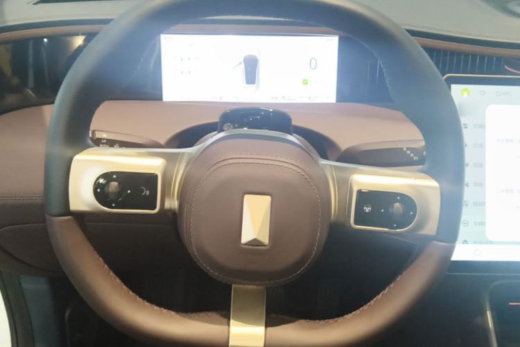 Used Avatr 11 2025 Year Updated Max Extended-Range Version Steering Wheel