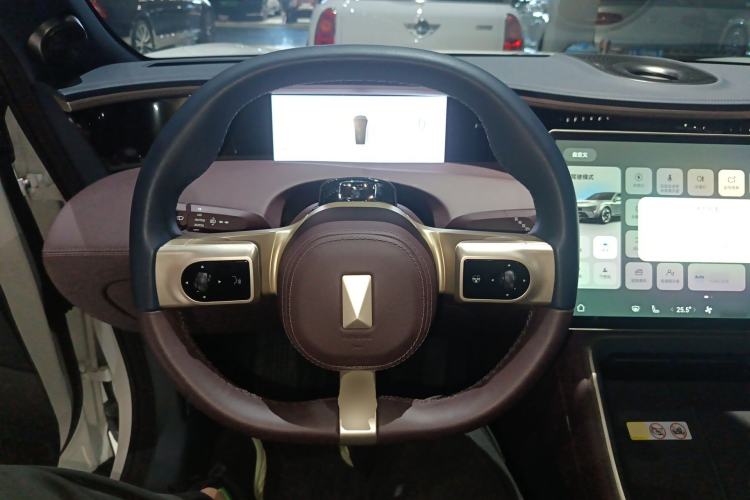 Used Avatr 11 2025 Year Updated Max Extended-Range Version Steering Wheel