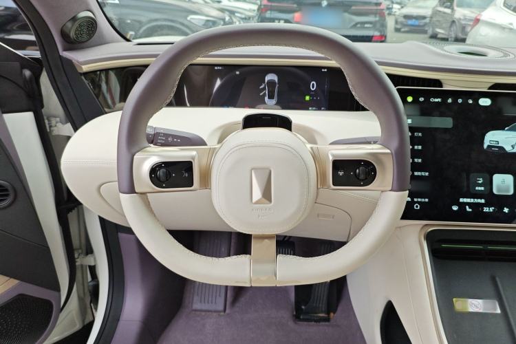 Used Avatr 11 2025 Max All-Electric Four-Wheel Drive Steering Wheel