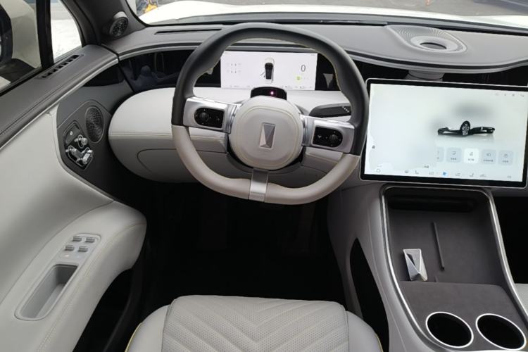 Used Avatr 11 2025 Year Updated Max Extended-Range Version Steering Wheel