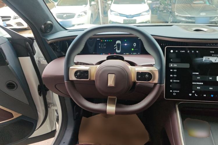 Used Avatr 11 2025 Year Updated Max Extended-Range Version Steering Wheel