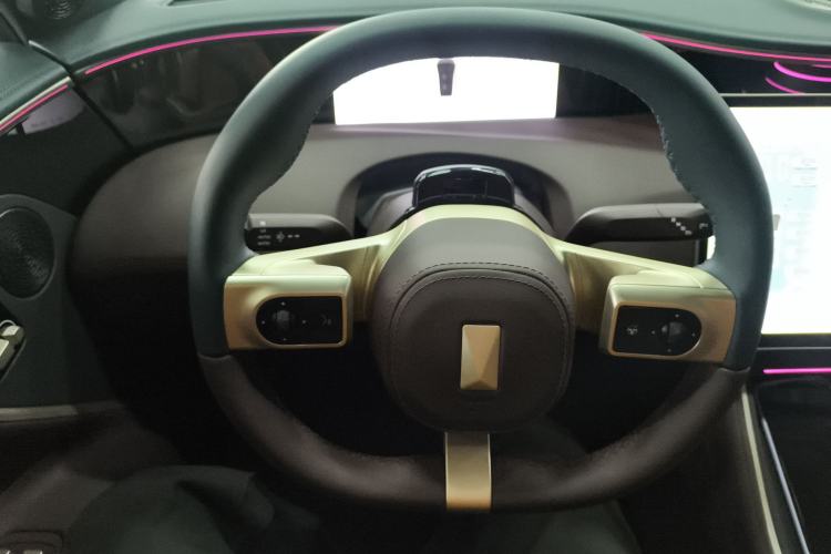 Used Avatr 11 2025 Year Updated Max Extended-Range Version Steering Wheel